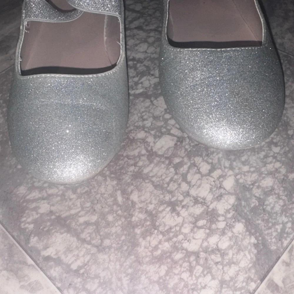 Gymboree Girls Silver Glitter Criss Cross Ballet Flats Size 2 Little Girl
